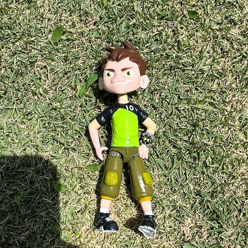 Ben 10 action figure